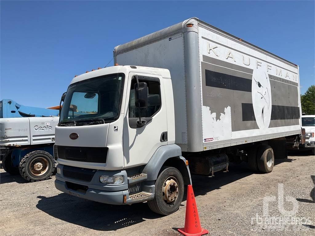 Peterbilt 220 شاحنة مقفلة