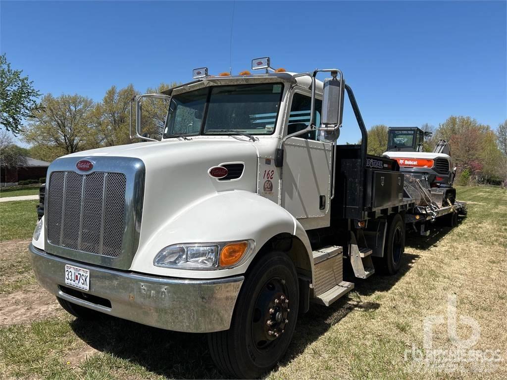 Peterbilt 335 شاحنات مسطحة/مفصلية الجوانب