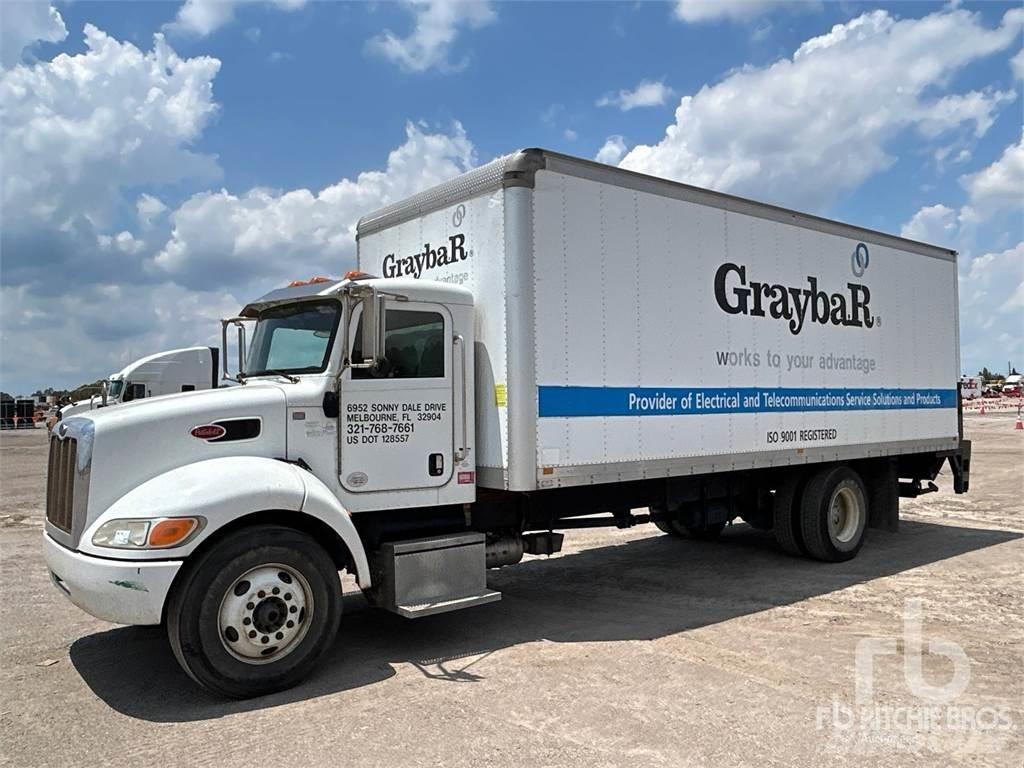 Peterbilt 337 شاحنة مقفلة