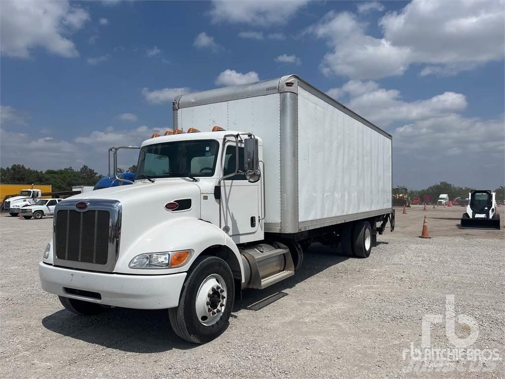 Peterbilt 337 شاحنة مقفلة