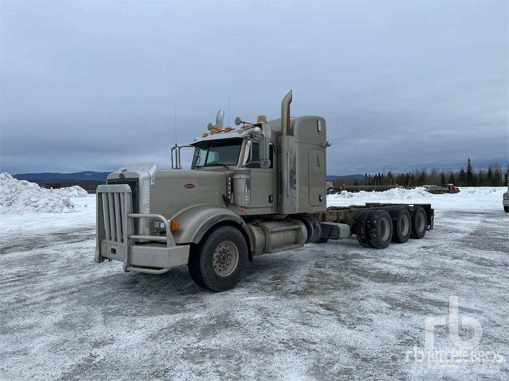 Peterbilt 367 شاحنات بمقصورة وهيكل