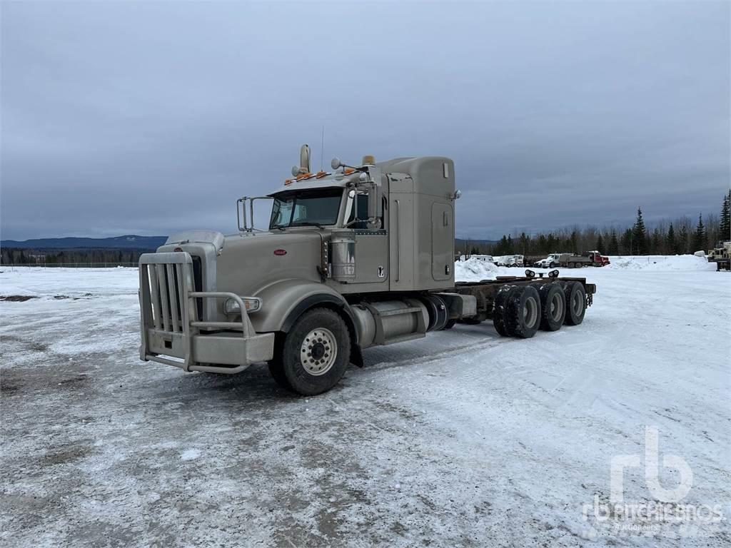 Peterbilt 367 شاحنات بمقصورة وهيكل