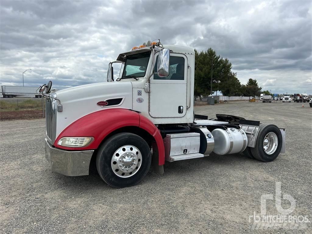 Peterbilt 384 وحدات الجر