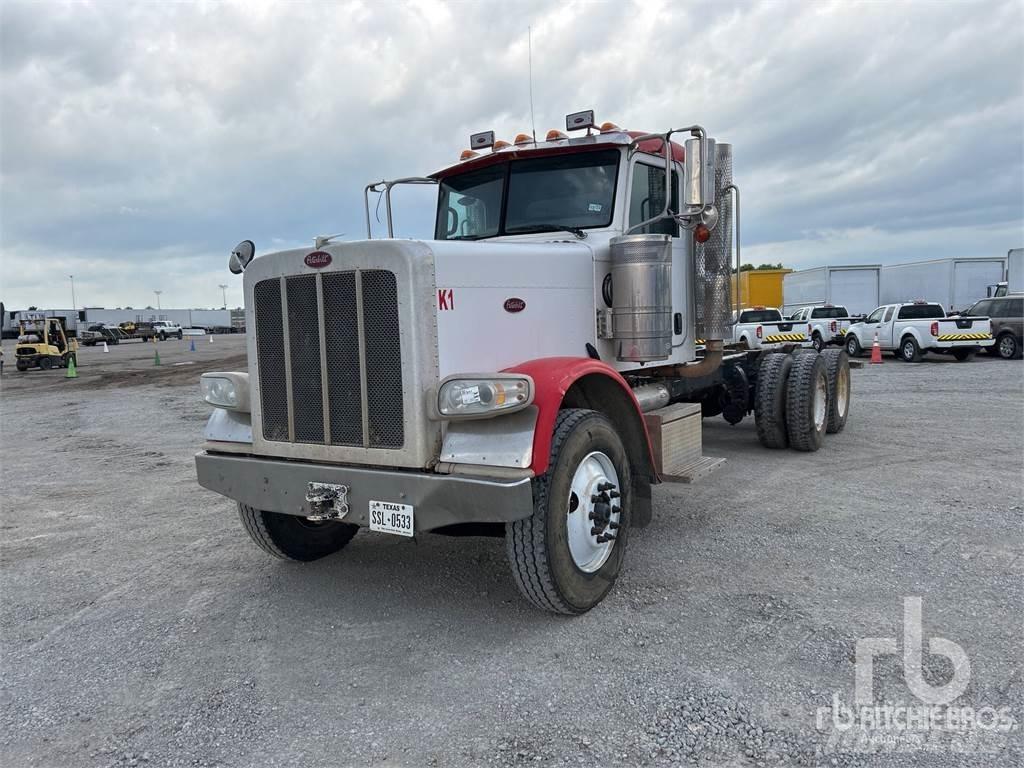 Peterbilt 388 شاحنات بمقصورة وهيكل