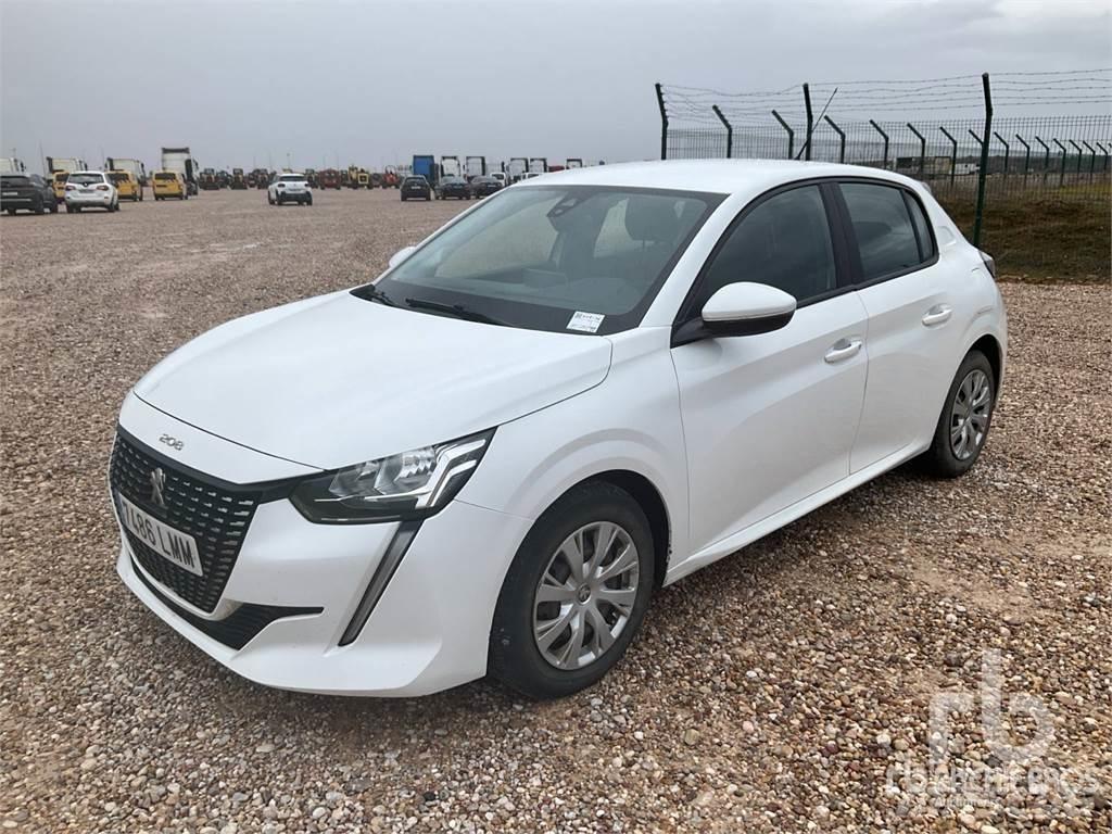 Peugeot 208 سيارات