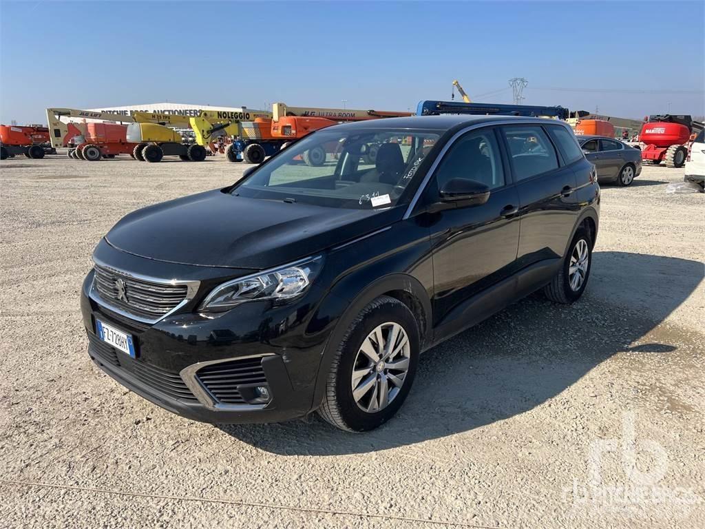 Peugeot 5008 سيارات