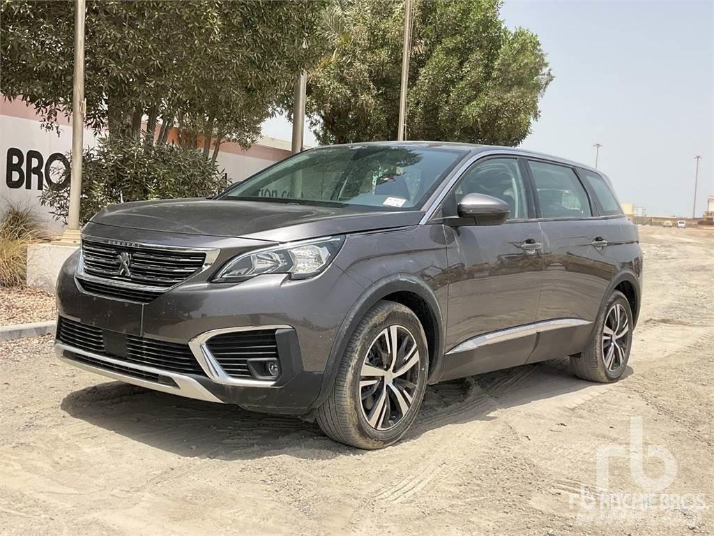 Peugeot 5008 سيارات