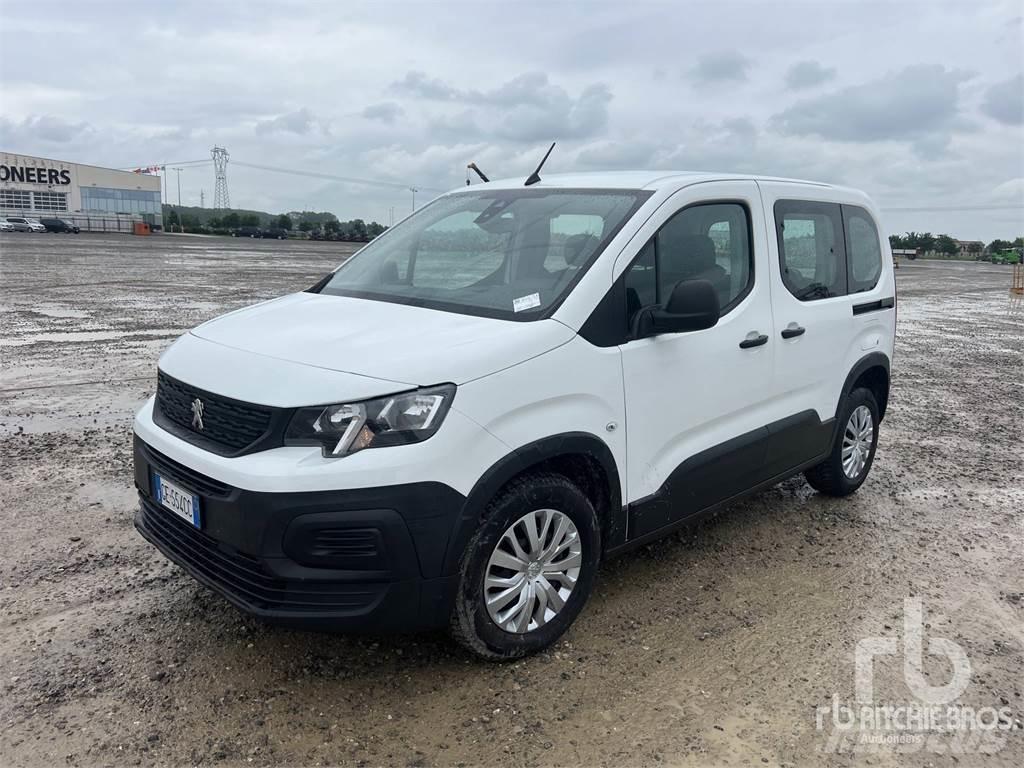 Peugeot RIFTER سيارات