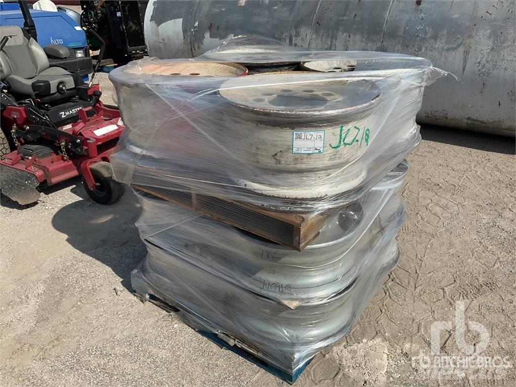  Quantity of (12) الإطارات والعجلات والحافات