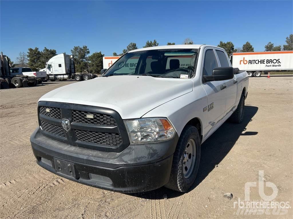 RAM 1500 شاحنات خفيفة/مفصلية الجوانب