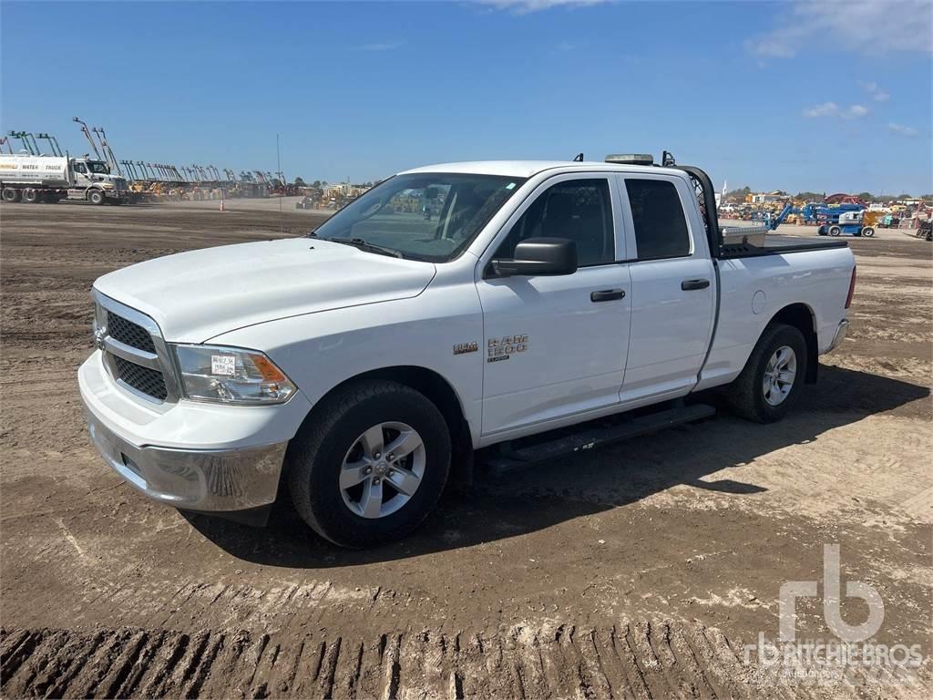 RAM 1500 شاحنات خفيفة/مفصلية الجوانب