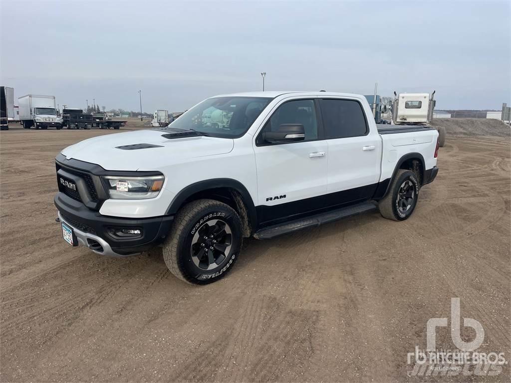 RAM 1500 شاحنات خفيفة/مفصلية الجوانب