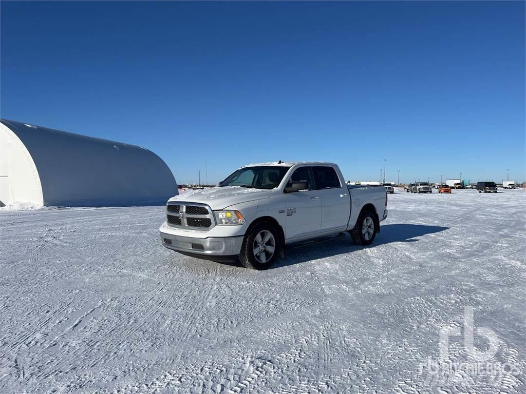 RAM 1500 شاحنات خفيفة/مفصلية الجوانب