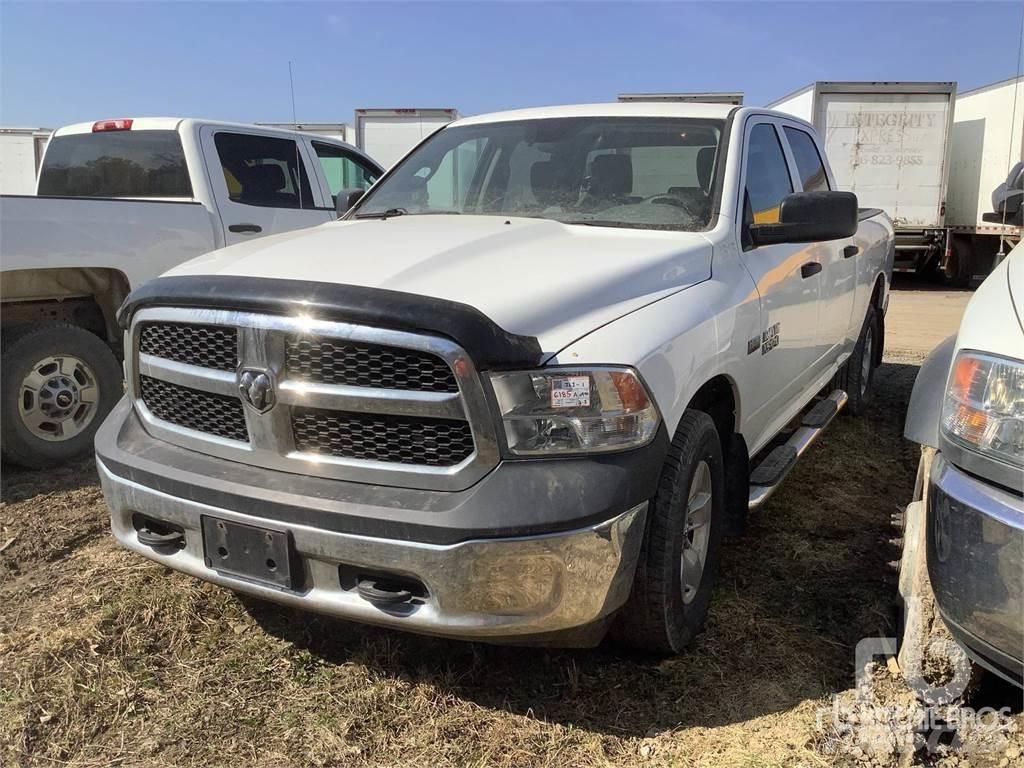 RAM 1500 شاحنات خفيفة/مفصلية الجوانب