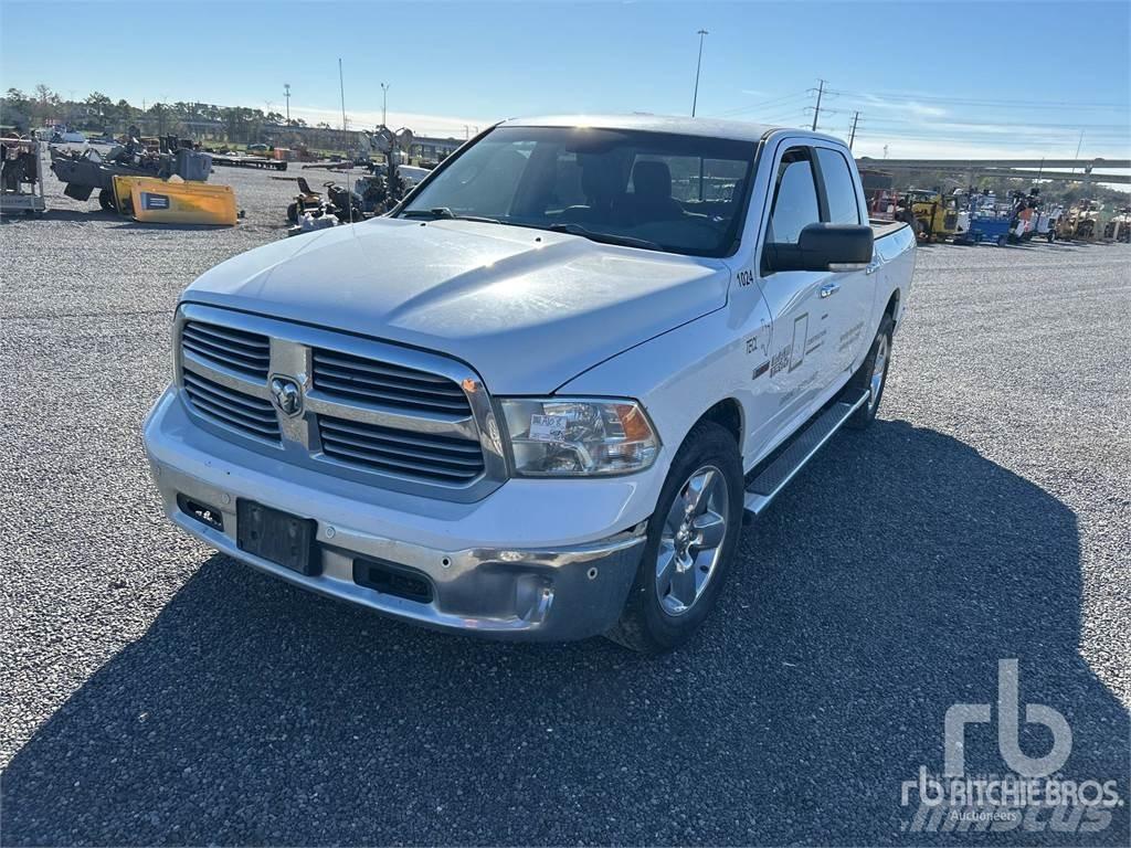 RAM 1500 شاحنات خفيفة/مفصلية الجوانب