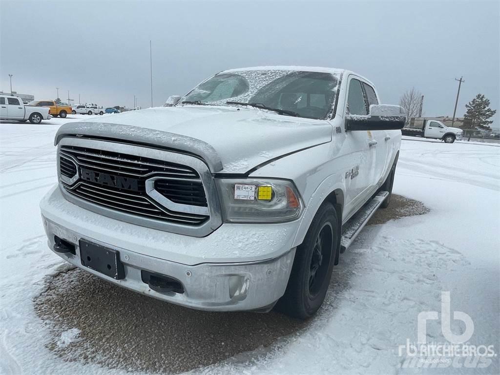 RAM 1500 شاحنات خفيفة/مفصلية الجوانب