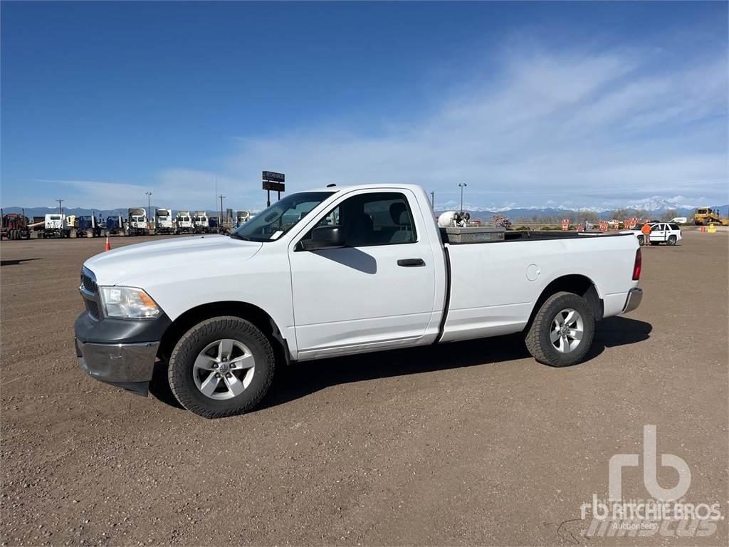 RAM 1500 شاحنات خفيفة/مفصلية الجوانب