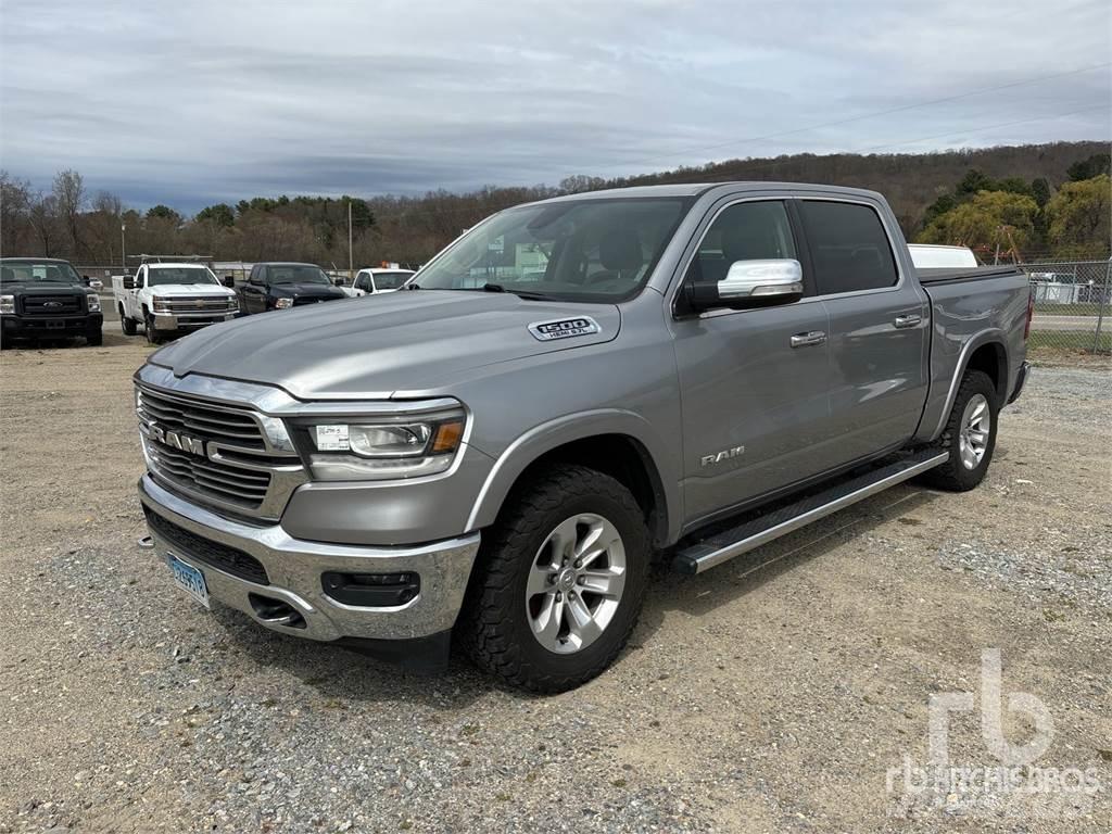 RAM 1500 شاحنات خفيفة/مفصلية الجوانب