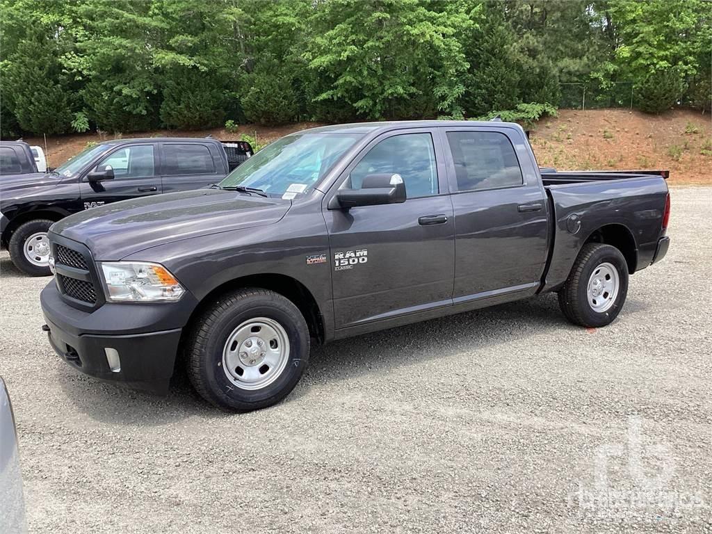 RAM 1500 شاحنات خفيفة/مفصلية الجوانب