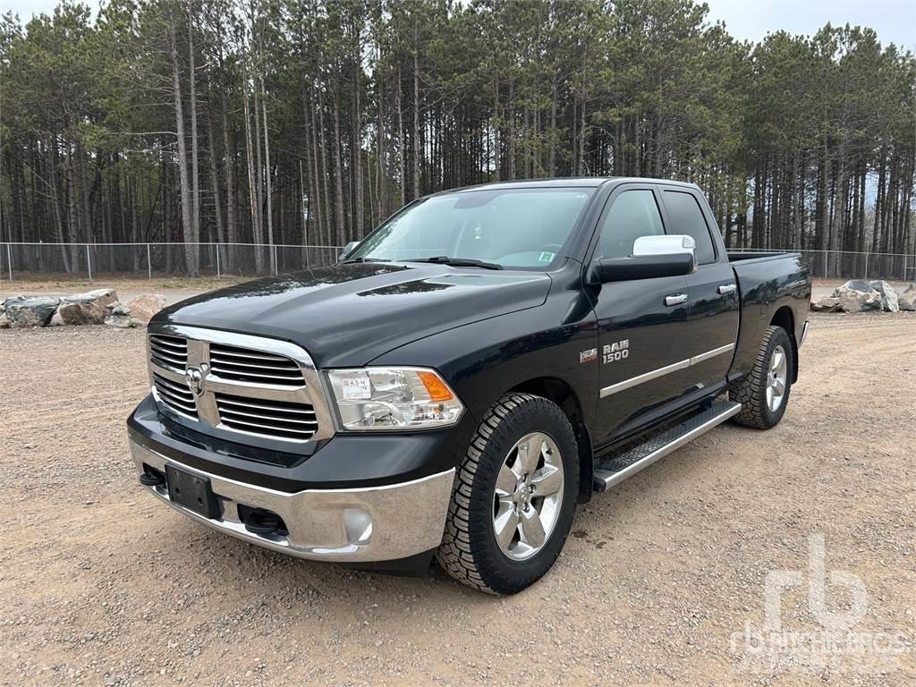 RAM 1500 شاحنات خفيفة/مفصلية الجوانب