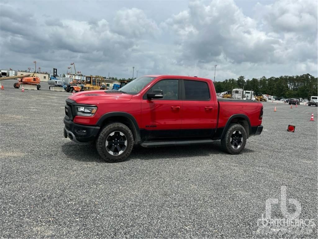 RAM 1500 شاحنات خفيفة/مفصلية الجوانب