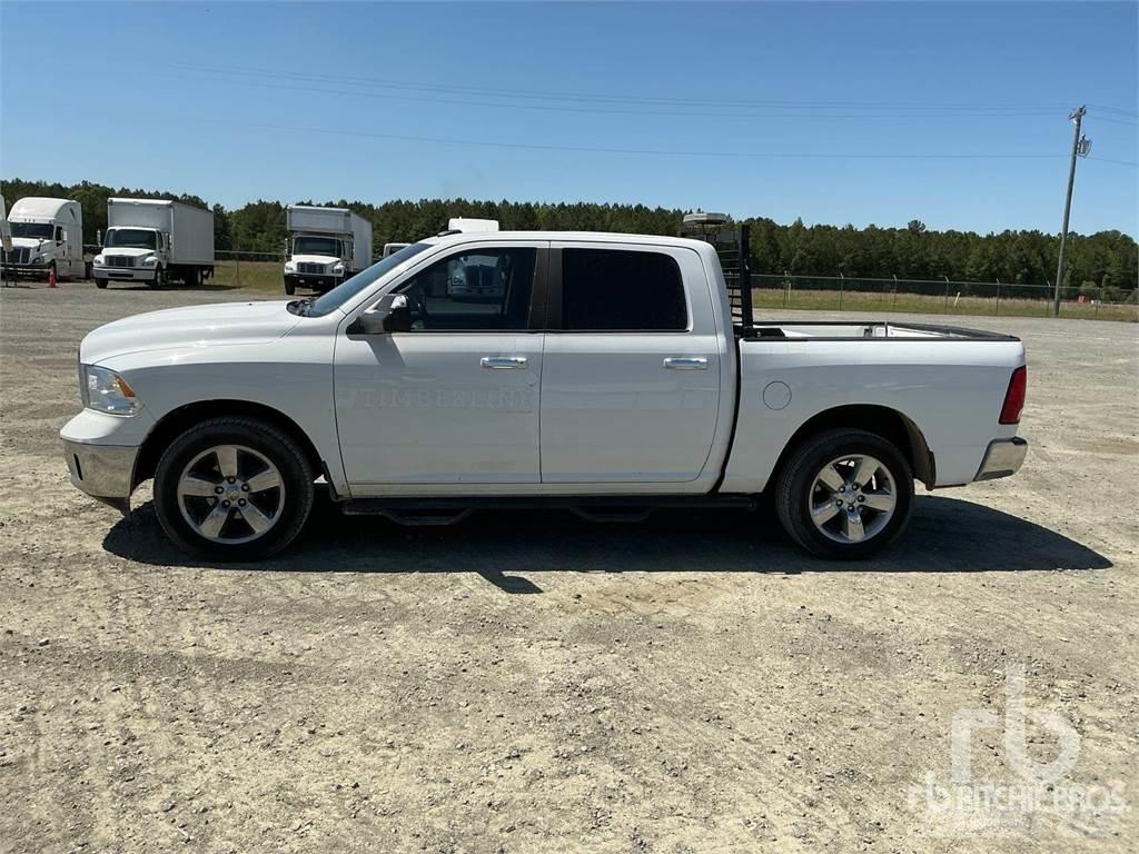 RAM 1500 شاحنات خفيفة/مفصلية الجوانب