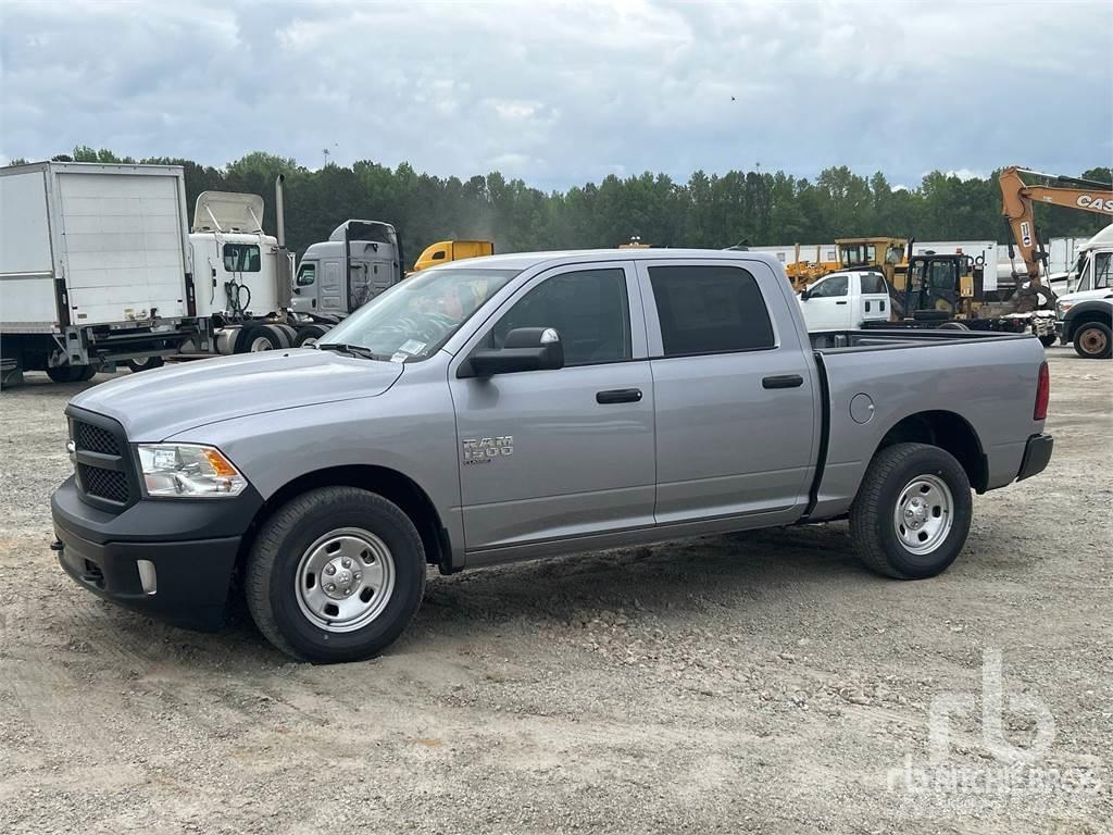 RAM 1500 شاحنات خفيفة/مفصلية الجوانب