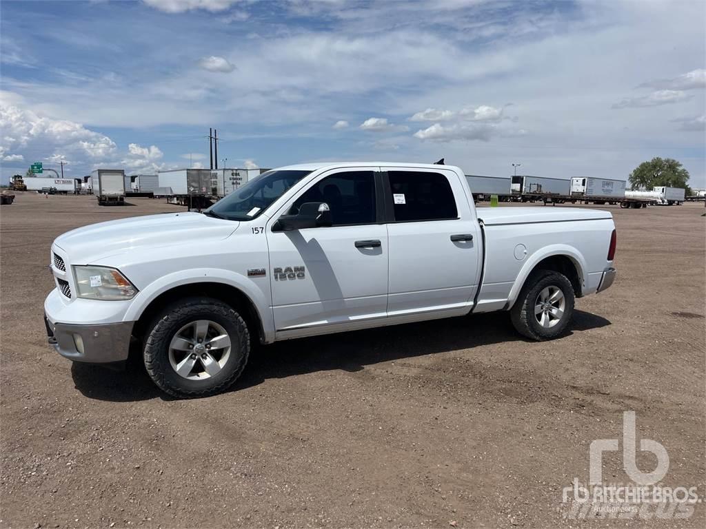 RAM 1500 شاحنات خفيفة/مفصلية الجوانب