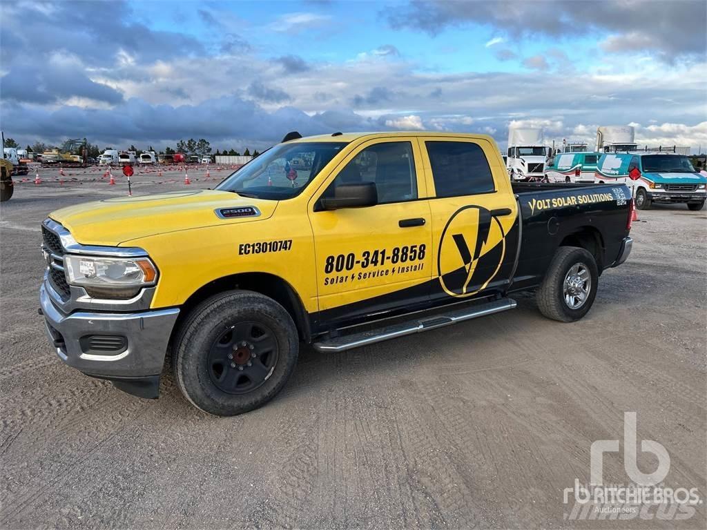 RAM 2500 شاحنات خفيفة/مفصلية الجوانب