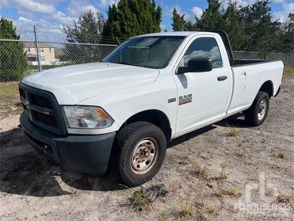 RAM 2500 شاحنات خفيفة/مفصلية الجوانب