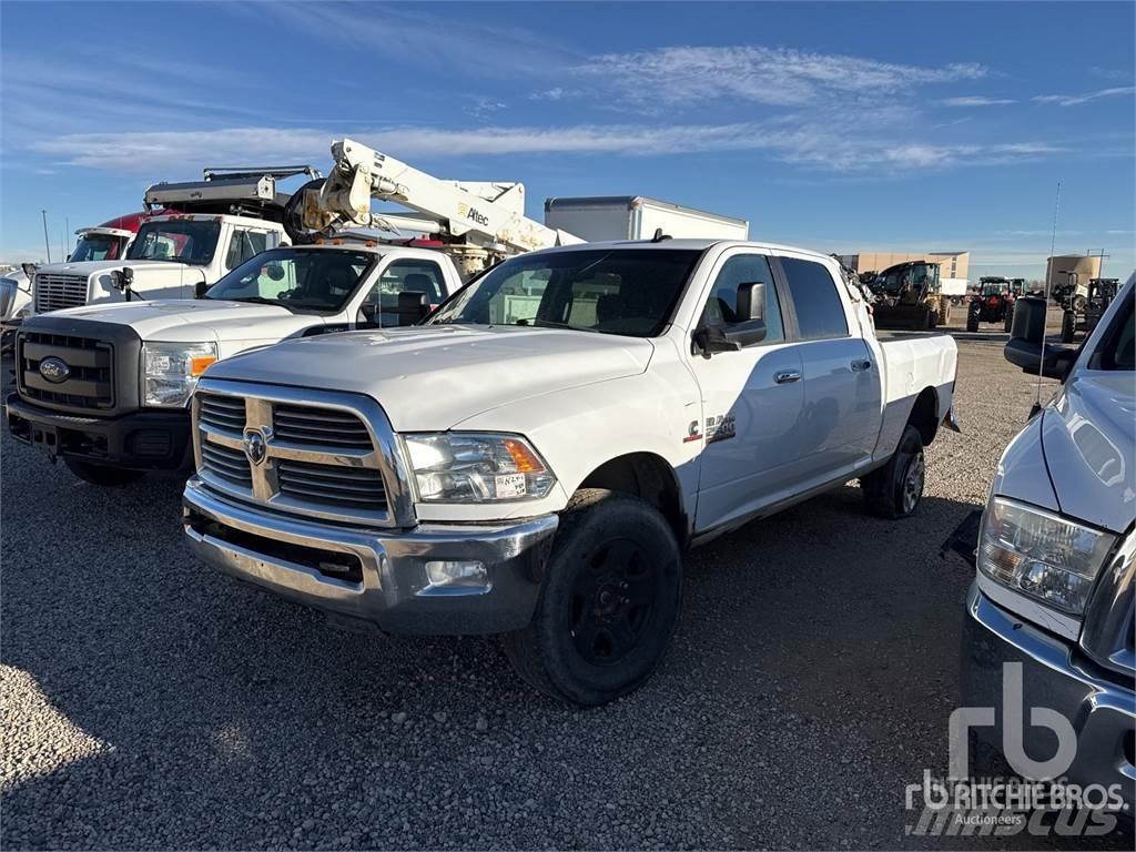 RAM 2500 شاحنات خفيفة/مفصلية الجوانب