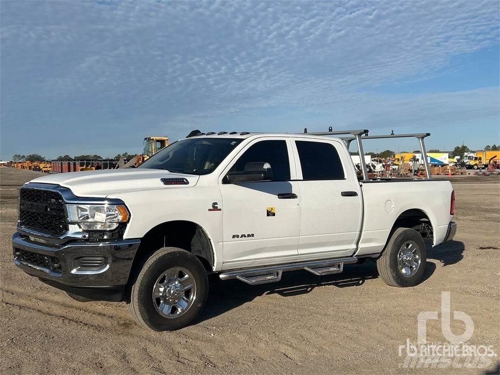 RAM 2500 شاحنات خفيفة/مفصلية الجوانب