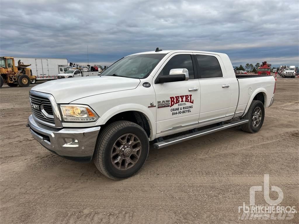 RAM 2500 شاحنات خفيفة/مفصلية الجوانب