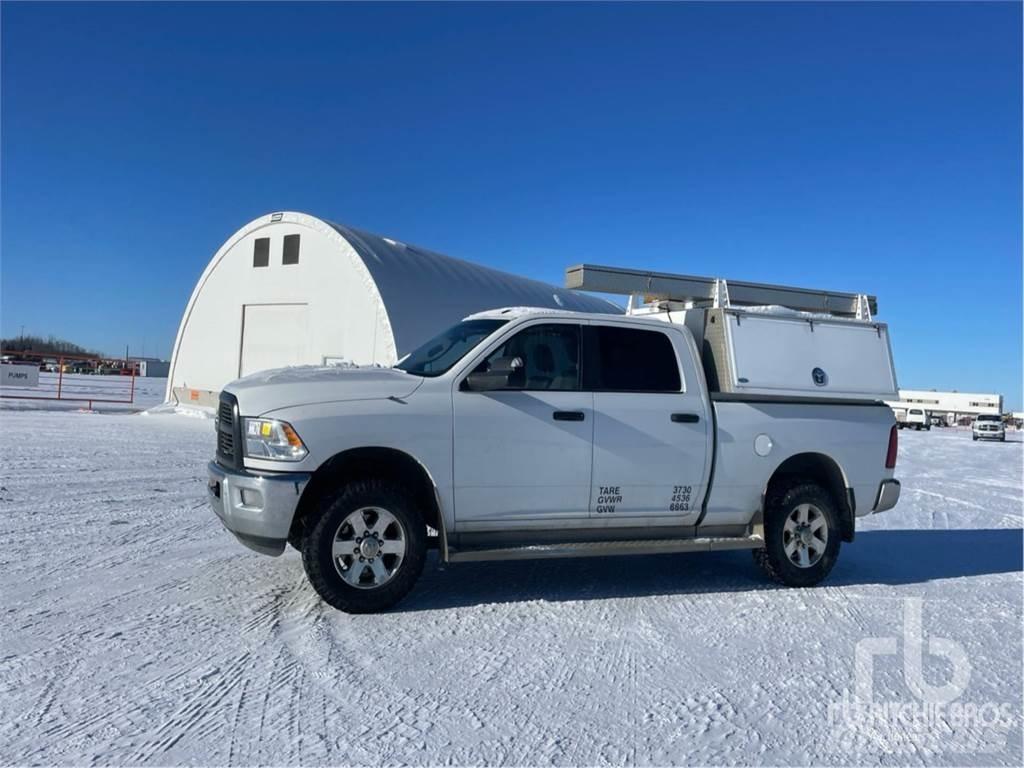 RAM 2500 شاحنات خفيفة/مفصلية الجوانب