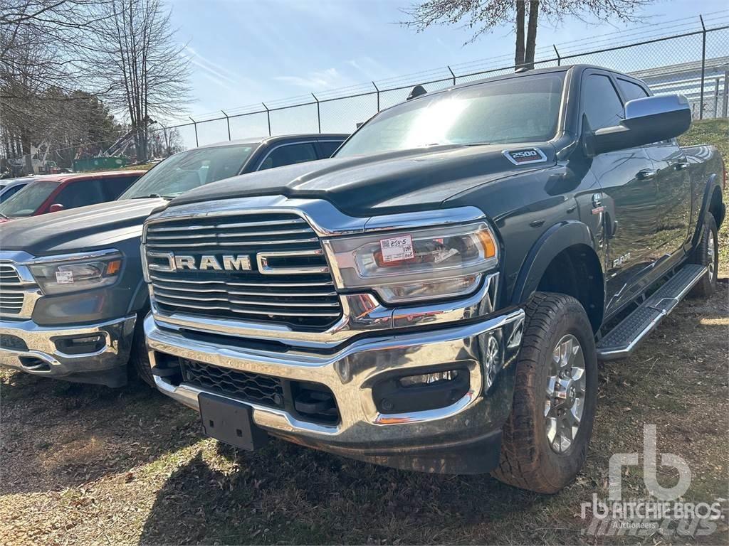 RAM 2500 شاحنات خفيفة/مفصلية الجوانب