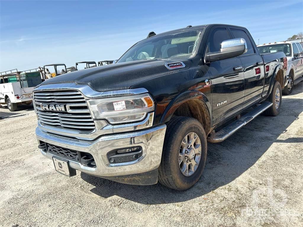 RAM 2500 شاحنات خفيفة/مفصلية الجوانب