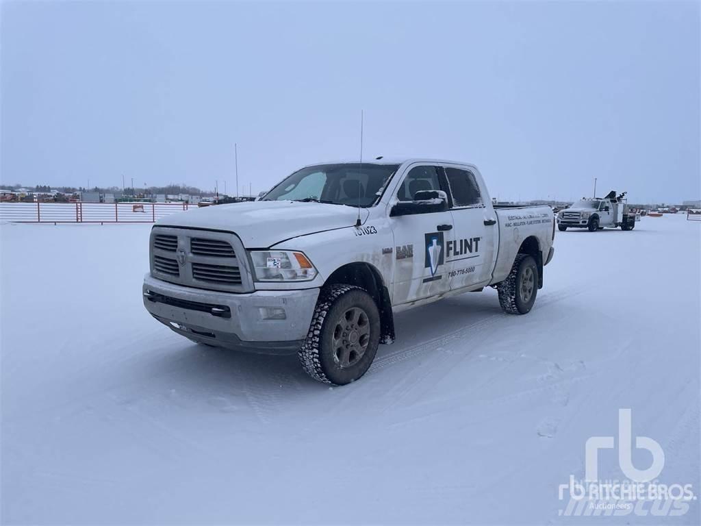 RAM 2500 شاحنات خفيفة/مفصلية الجوانب