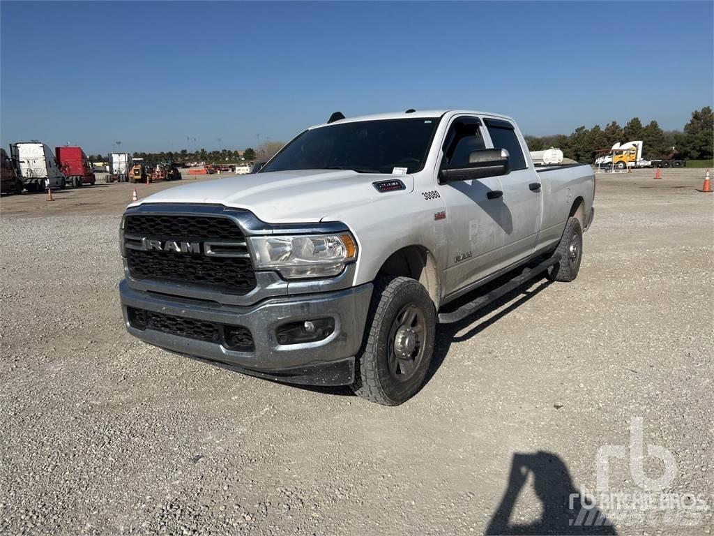 RAM 2500 شاحنات خفيفة/مفصلية الجوانب