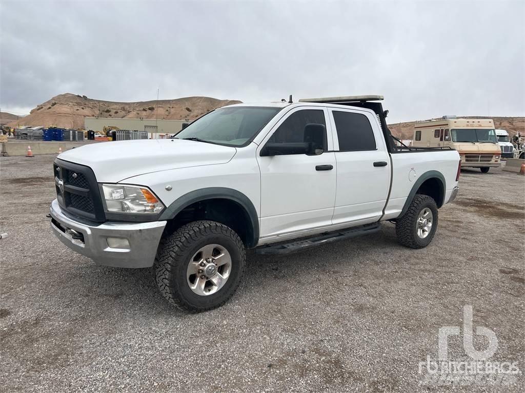 RAM 2500 شاحنات خفيفة/مفصلية الجوانب