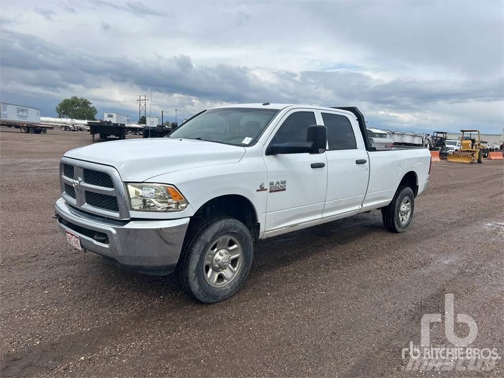 RAM 2500 شاحنات خفيفة/مفصلية الجوانب