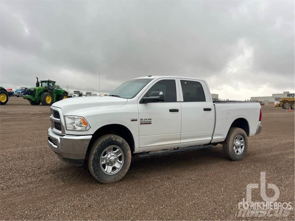 RAM 2500 شاحنات خفيفة/مفصلية الجوانب