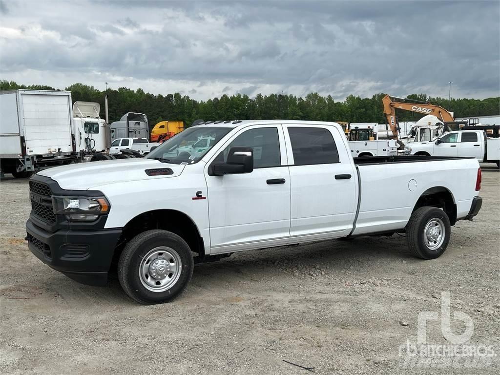 RAM 2500 شاحنات خفيفة/مفصلية الجوانب