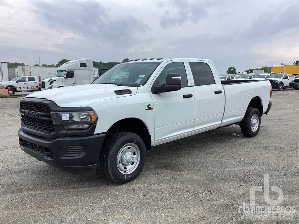 RAM 2500 شاحنات خفيفة/مفصلية الجوانب