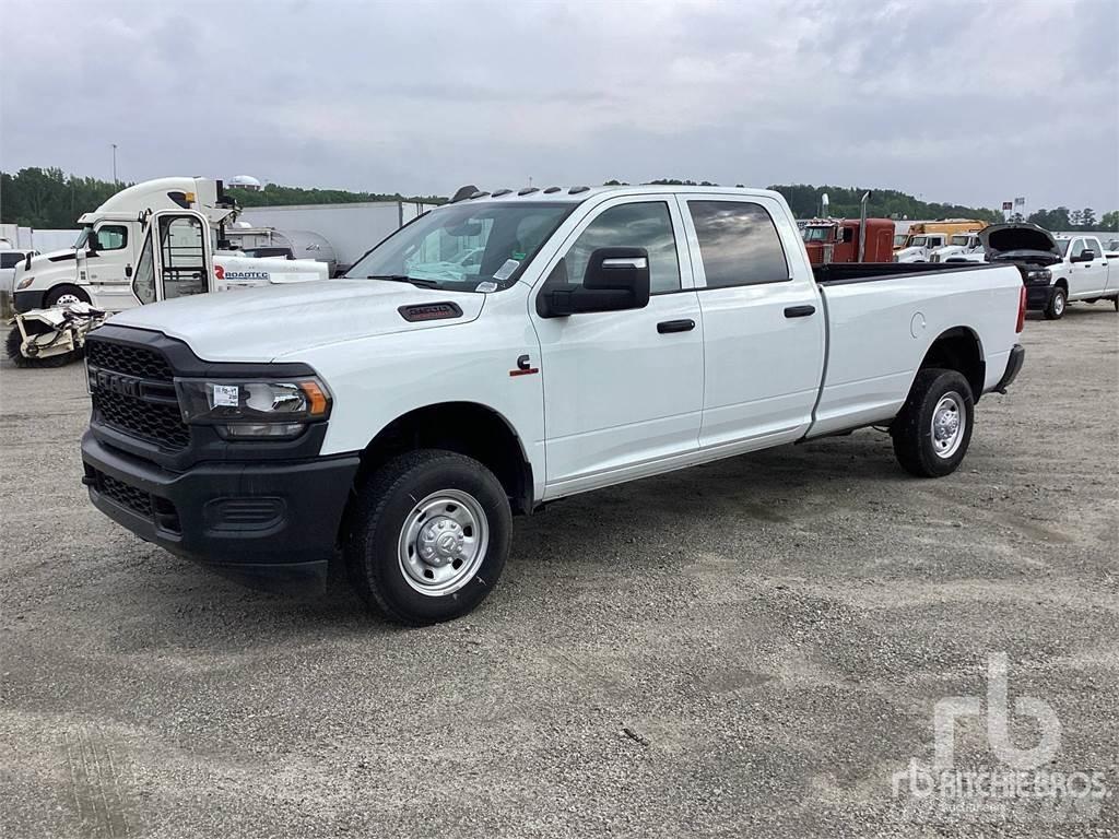 RAM 2500 شاحنات خفيفة/مفصلية الجوانب