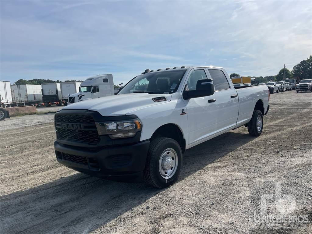 RAM 2500 شاحنات خفيفة/مفصلية الجوانب