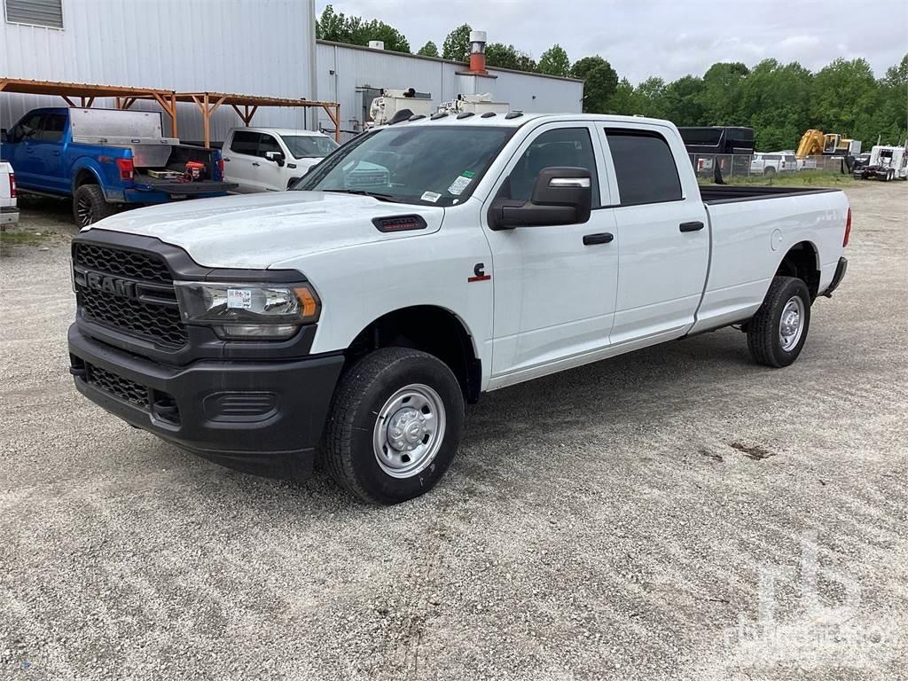RAM 2500 شاحنات خفيفة/مفصلية الجوانب