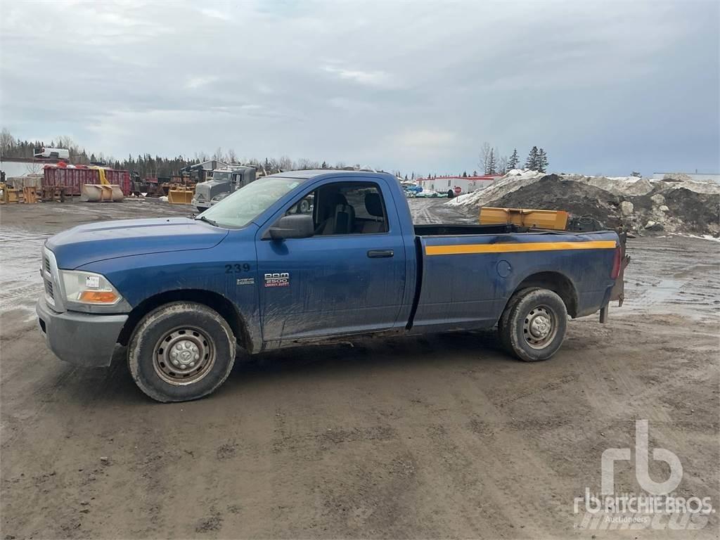 RAM 2500 شاحنات خفيفة/مفصلية الجوانب