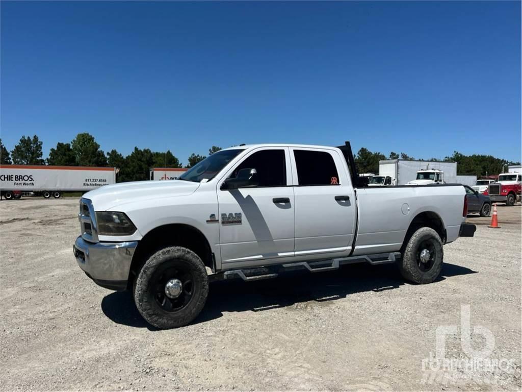 RAM 2500 شاحنات خفيفة/مفصلية الجوانب