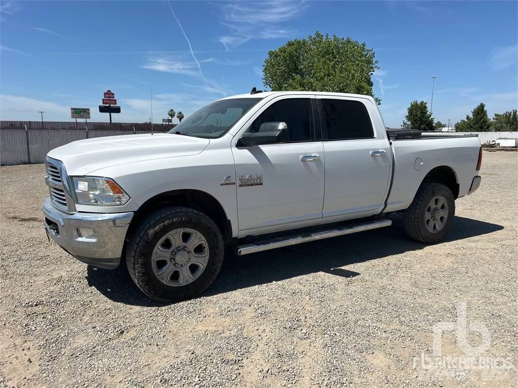 RAM 2500 شاحنات خفيفة/مفصلية الجوانب