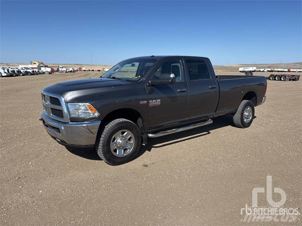 RAM 2500 شاحنات خفيفة/مفصلية الجوانب